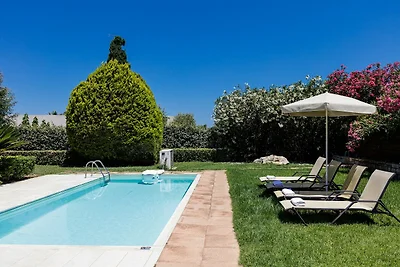 Villa in Adelianos Kampos