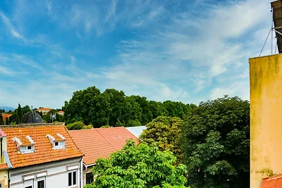 Apartment in Porto mit Gartenblick