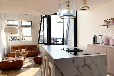 Leben in Pink Meerblick mit Terrassenstrand