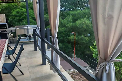 Green House - Two-Bedroom Apartment with Terr...