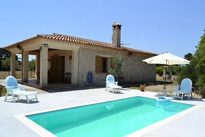 Haus in Llubá mit Pool und Terrasse