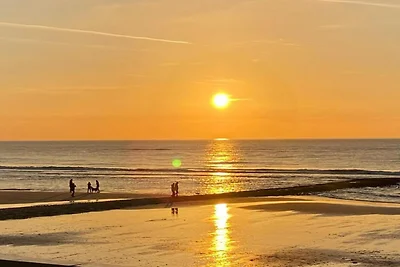 Bungalow in Sint Maartenszee am Strand