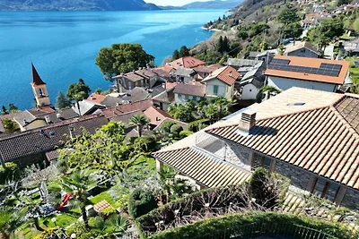 Villa am See mit Panoramablick