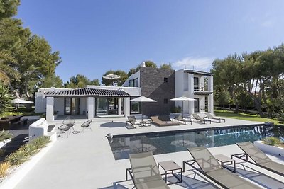 Ibizenkische Villa mit Meerblick