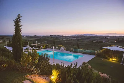 Agriturismo tra cultura e natura tra Pisa e F...