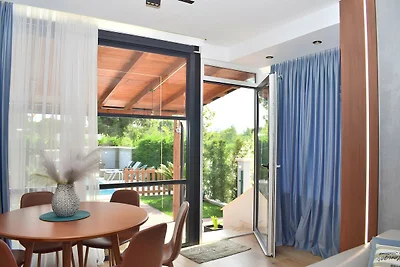 Villa in Gjiri i Lalzit bij Beduin Strand