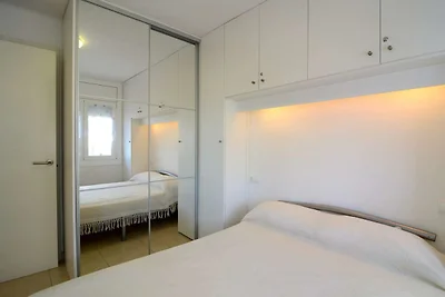 Appartement met twee kamers en terras