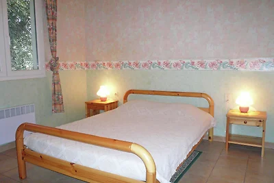 Bella casa vacanza con piscina a Argeliers