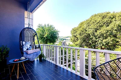 Rustykalna kamienna willa z basenem i ogrodem