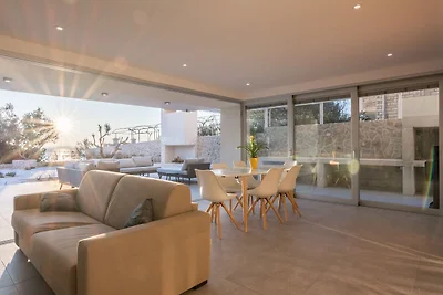 Villa di lusso con giardino privato a Kožino