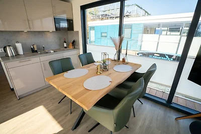 Schönes Hausboot in Höxter