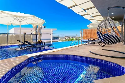 Villa in Kalkan met zwembad