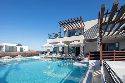 Group Beachside stay in Skaleta
