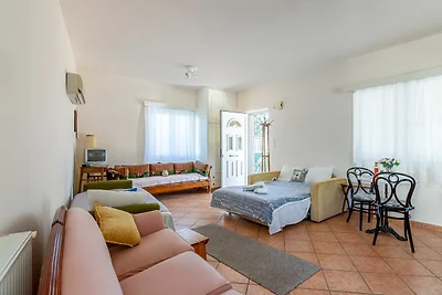 Gemütliche Wohnung in Porto Rafti
