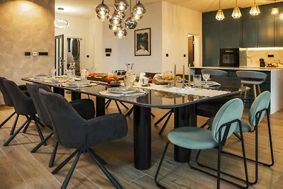 Luxury Villa Lara with Heated Pool, Hot-Tub a...
