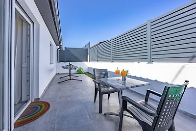 Attraktive Wohnung in Peroj mit Terrasse