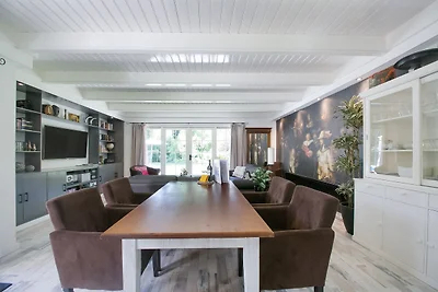 Villa a Wateren con terrazza coperta