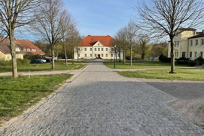 Gartenblick am Schloss Weisdin