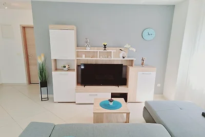 Moderne Wohnung in Kaštel Štafilic mit eingez...