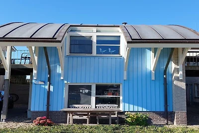 Villa mit Panoramablick auf das Wasser