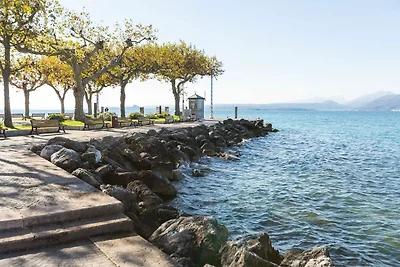 Moderno appartamento a Bardolino con terrazza