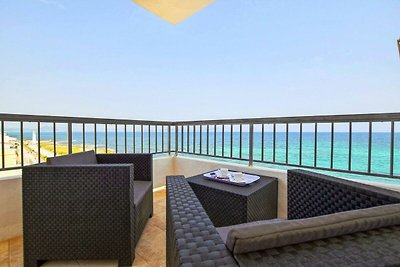 Moderne Wohnung mit Panoramablick aufs Meer