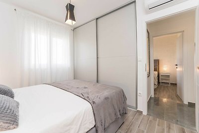 Luxury D Apartments - Luxury Two Bedroom Apar...