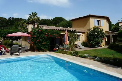 Ferienhaus in Cogolin mit Schwimmbecken