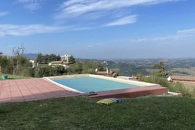 Bella villa a Gemmano con jacuzzi e piscina