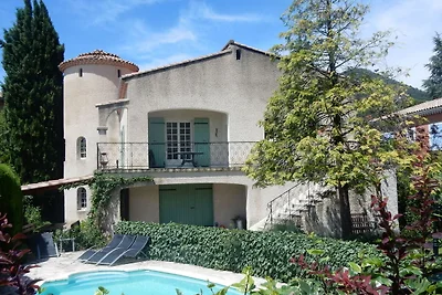 Wunderschöne Villa in Nyons mit Swimmingpool