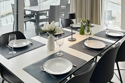 Moderne Promenadenvilla mit Meerblick