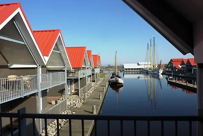 Urlaub am Wasser mit Blick auf den Yachthafen