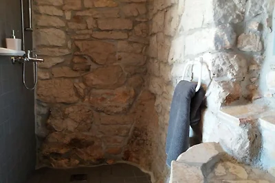 Ferienhaus in Kastelir mit Schwimmbecken