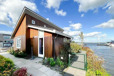 Bestes modernes Haus in der Nähe von Wasser