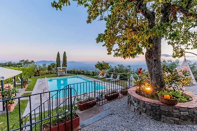 Steinhaus in Toskana mit Pool und Weinbergen