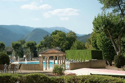 Wohnung in einem Château de la Drôme mit Pool