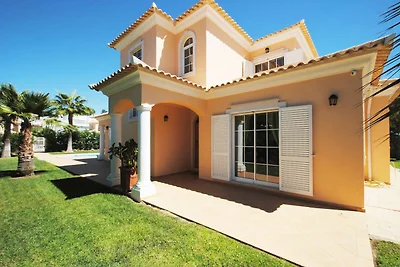 Villa in Almancil mit privatem Pool
