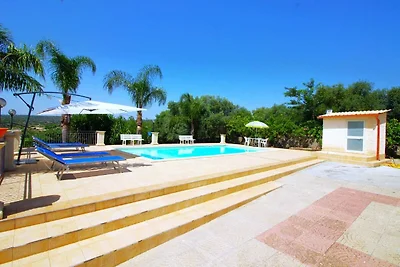 Casa vacanze a Floridia con piscina privata