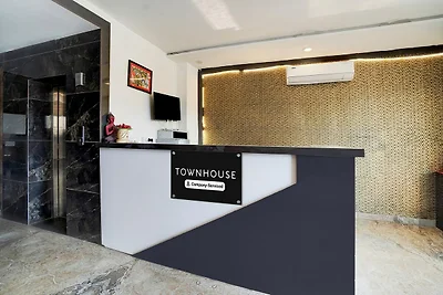 Soggiorni accoglienti al Taj Nagri Basai del...