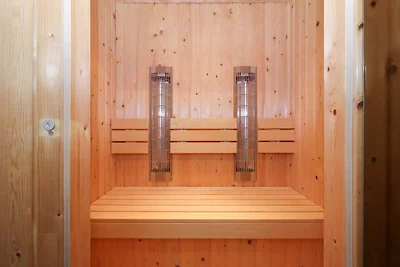 Premium-Wellness-Villa am Wasser