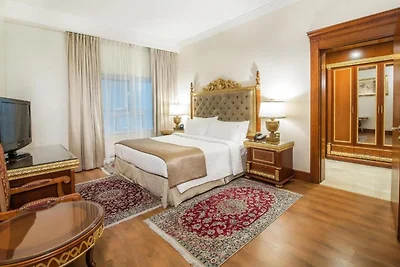 Aufenthalt in der Premium-Suite | Sonntagsfei...