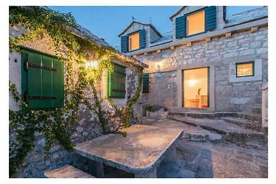 Glicinia mit Hydromassage-Pool