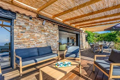 Villa in Les Issambres mit Schwimmbecken