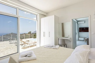 Villa in Mariou mit Pool und Stränden