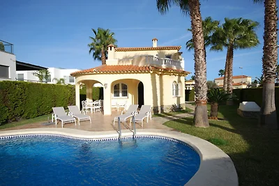 Villa pittoresca a Oliva con piscina privata
