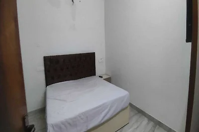Hotel O Sector 52 Chandigarh
