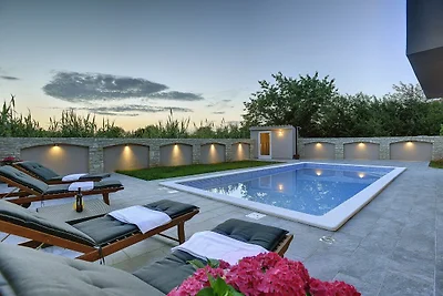 Villa in Valbandon mit privatem Pool