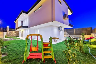 Villa in Kalkan mit Schwimmbecken