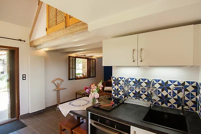 Chalet in malerischem mittelalterlichem Dorf