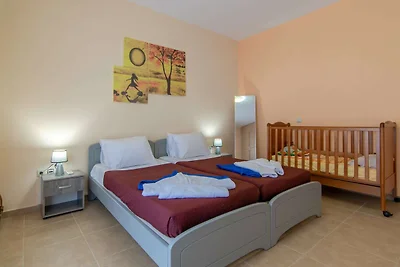 Villa in Prines met Privézwembad
